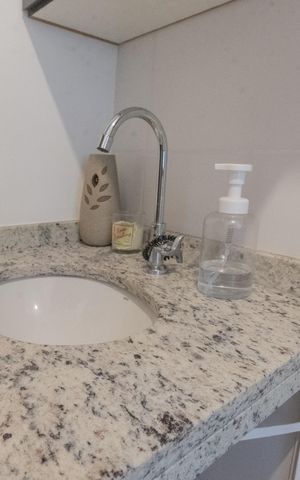 Apartamento à venda com 55m², 2 quartos e 1 vaga Apartamento à venda com 55m², 2 quartos e 1 vagaBanheiro