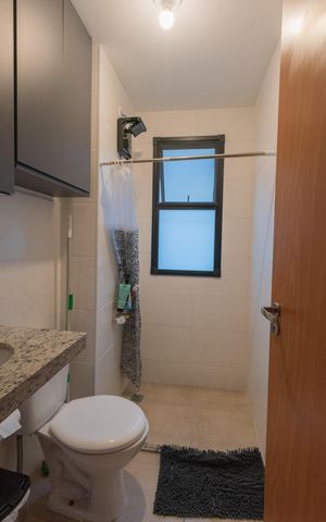 Apartamento à venda com 55m², 2 quartos e 1 vaga Apartamento à venda com 55m², 2 quartos e 1 vagaBanheiro