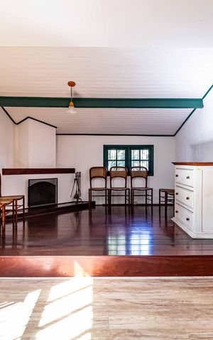 Casa à venda com 365m², 3 quartos e 4 vagas Casa à venda com 365m², 3 quartos e 4 vagasQuarto 01