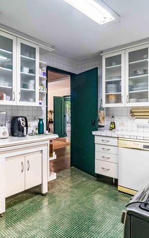 Casa à venda com 365m², 3 quartos e 4 vagas Casa à venda com 365m², 3 quartos e 4 vagasCozinha