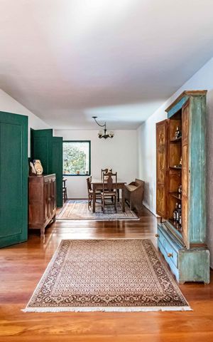 Casa à venda com 365m², 3 quartos e 4 vagas Casa à venda com 365m², 3 quartos e 4 vagasSala