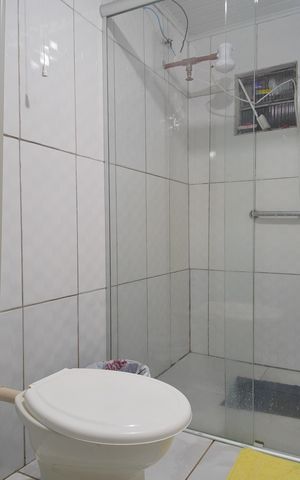 Casa à venda com 180m², 3 quartos e 3 vagasBanheiro 1