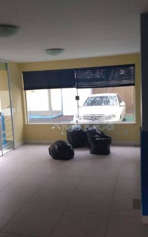 Casa à venda com 200m², 1 quarto e 2 vagas