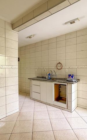 Casa à venda com 159m², 3 quartos e 3 vagas Casa à venda com 159m², 3 quartos e 3 vagasCozinha