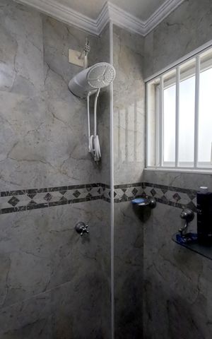 Casa para alugar com 290m², 4 quartos e 3 vagasBanheiro da Suíte 2 (Closet) - 1º Piso