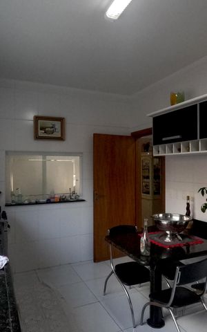 Casa para alugar com 290m², 4 quartos e 3 vagasCozinha - 1º Piso