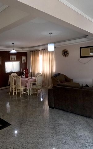 Casa para alugar com 290m², 4 quartos e 3 vagasSala de estar e jantar - 1º Piso