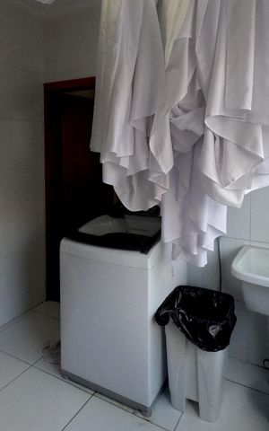 Casa para alugar com 290m², 4 quartos e 3 vagasÁrea de Serviço - 1º Piso