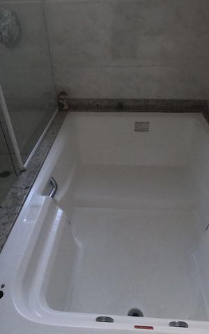 Casa para alugar com 290m², 4 quartos e 3 vagasBanheiro da Suíte 3 - 1º Piso
