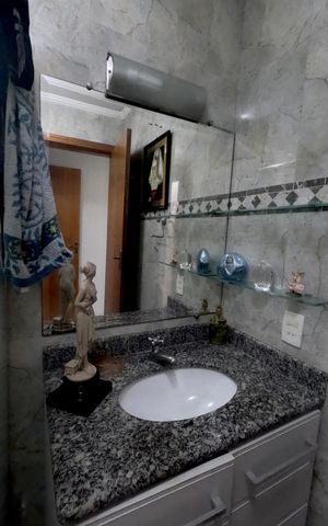 Casa para alugar com 290m², 4 quartos e 3 vagasBanheiro da Suíte 2 (Closet) - 1º Piso