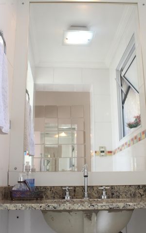 Casa à venda com 242m², 3 quartos e 3 vagasBanheiro da Suíte 2 Suite Americana