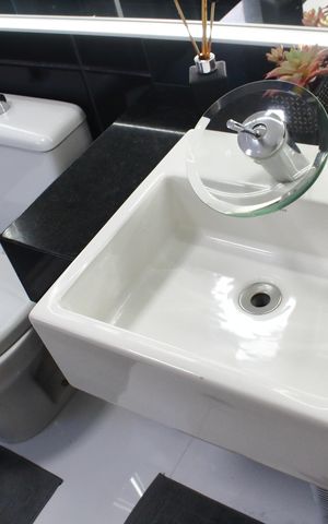 Casa à venda com 242m², 3 quartos e 3 vagasBanheiro da Suíte