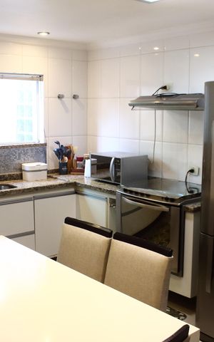 Casa à venda com 242m², 3 quartos e 3 vagasCozinha