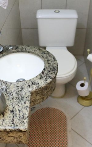 Casa à venda com 242m², 3 quartos e 3 vagasLavabo