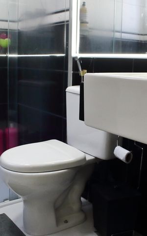 Casa à venda com 242m², 3 quartos e 3 vagasBanheiro da Suíte