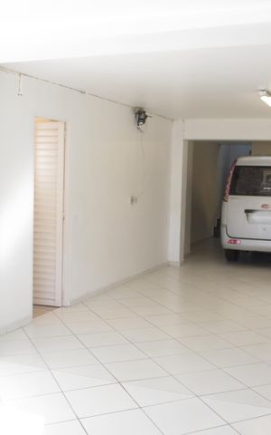 Casa à venda com 242m², 3 quartos e 3 vagasGaragem