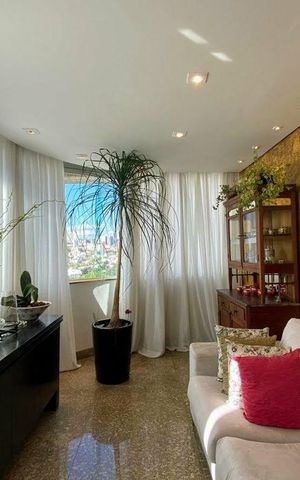 Apartamento à venda com 280m², 4 quartos e 4 vagas Apartamento à venda com 280m², 4 quartos e 4 vagasVaranda