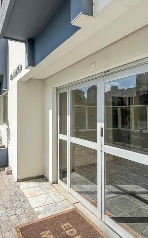 Apartamento à venda com 115m², 2 quartos e 2 vagasFachada + plaquinha