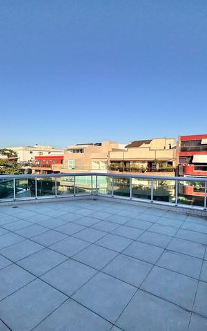 Apartamento à venda com 306m², 3 quartos e 3 vagas Apartamento à venda com 306m², 3 quartos e 3 vagasVaranda