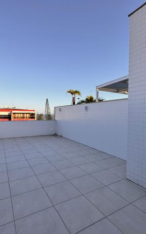 Apartamento à venda com 306m², 3 quartos e 3 vagas Apartamento à venda com 306m², 3 quartos e 3 vagasTerraço
