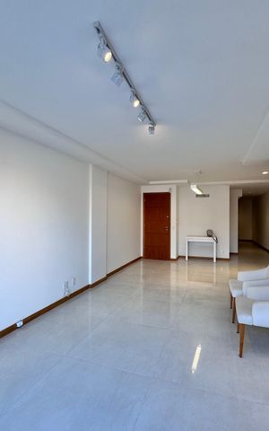 Apartamento à venda com 306m², 3 quartos e 3 vagas Apartamento à venda com 306m², 3 quartos e 3 vagasSala