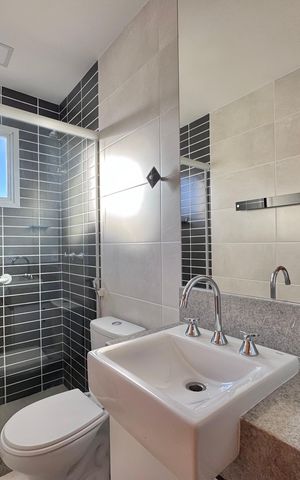 Apartamento à venda com 306m², 3 quartos e 3 vagas Apartamento à venda com 306m², 3 quartos e 3 vagasSuíte 1 - Banheiro