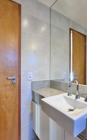 Apartamento à venda com 306m², 3 quartos e 3 vagas Apartamento à venda com 306m², 3 quartos e 3 vagasSuíte 3 - Banheiro