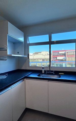 Apartamento à venda com 306m², 3 quartos e 3 vagas Apartamento à venda com 306m², 3 quartos e 3 vagasCozinha e Área de Serviço