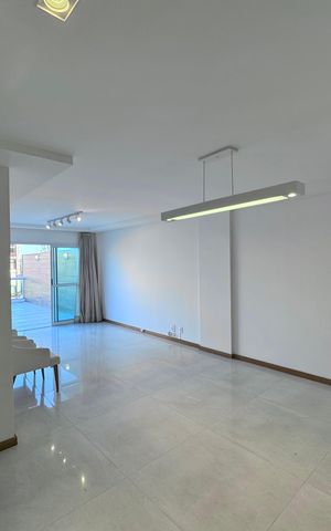 Apartamento à venda com 306m², 3 quartos e 3 vagas Apartamento à venda com 306m², 3 quartos e 3 vagasSala