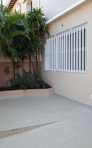 Casa à venda com 190m², 3 quartos e 2 vagasFachada