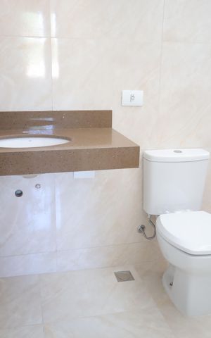 Casa à venda com 190m², 3 quartos e 2 vagasBanheiro