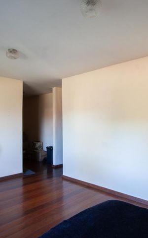 Casa à venda com 457m², 6 quartos e 4 vagas Casa à venda com 457m², 6 quartos e 4 vagasSuíte