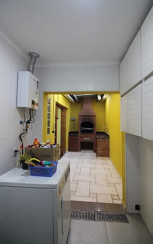 Casa à venda com 146m², 3 quartos e 2 vagasÁrea de Serviço
