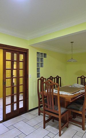 Casa à venda com 146m², 3 quartos e 2 vagasSala