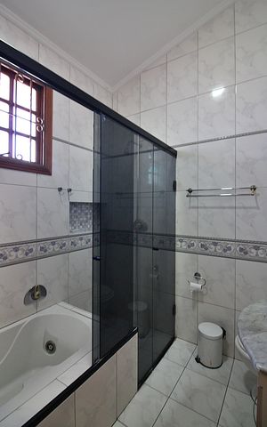 Casa à venda com 146m², 3 quartos e 2 vagasBanheiro Social