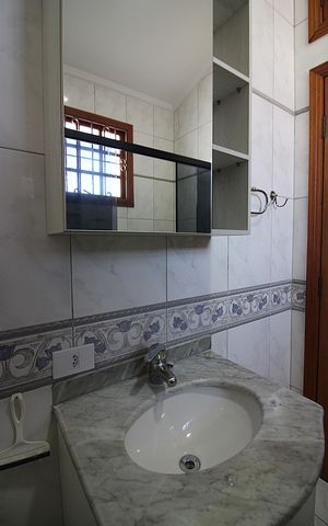 Casa à venda com 146m², 3 quartos e 2 vagasBanheiro Social