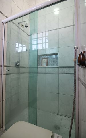 Casa à venda com 146m², 3 quartos e 2 vagasBanheiro da Suíte