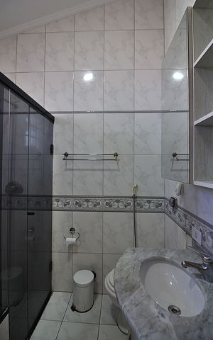 Casa à venda com 146m², 3 quartos e 2 vagasBanheiro Social