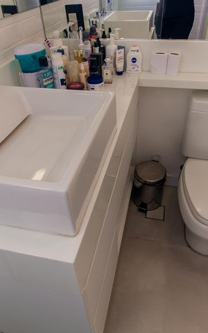 Apartamento para alugar com 82m², 2 quartos e 2 vagas Apartamento para alugar com 82m², 2 quartos e 2 vagasBanheiro da Suíte