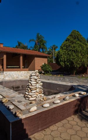 Casa de condomínio à venda com 348m², 2 quartos e 10 vagas Casa de condomínio à venda com 348m², 2 quartos e 10 vagasÁrea comum