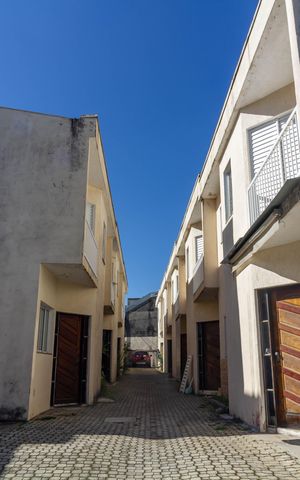 Casa de condomínio à venda com 73m², 2 quartos e 1 vaga Casa de condomínio à venda com 73m², 2 quartos e 1 vagaÁrea comum