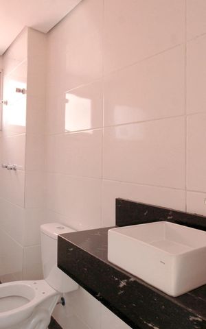 Apartamento à venda com 65m², 2 quartos e 2 vagasBanheiro da Suíte 1