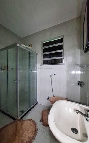 Casa para alugar com 360m², 4 quartos e 4 vagas Casa para alugar com 360m², 4 quartos e 4 vagasBanheiro Social