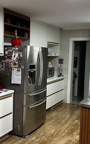 Casa de condomínio à venda com 520m², 6 quartos e 5 vagas Casa de condomínio à venda com 520m², 6 quartos e 5 vagasCozinha
