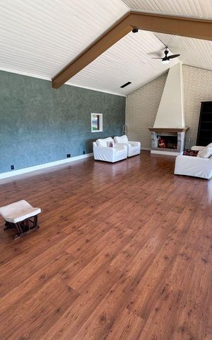 Casa de condomínio à venda com 520m², 6 quartos e 5 vagas Casa de condomínio à venda com 520m², 6 quartos e 5 vagasSala