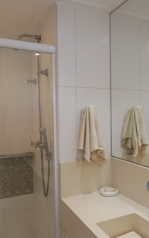 Apartamento à venda com 180m², 3 quartos e 3 vagasBanheiro da Suíte 2