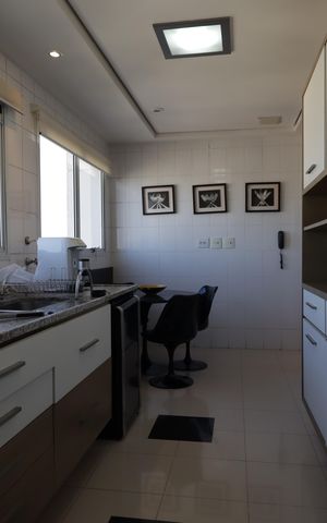 Apartamento à venda com 180m², 3 quartos e 3 vagasCozinha