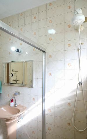 Casa à venda com 102m², 3 quartos e 2 vagasBanheiro