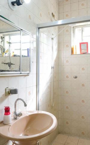 Casa à venda com 102m², 3 quartos e 2 vagasBanheiro