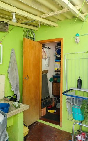 Casa à venda com 102m², 3 quartos e 2 vagasÁrea de serviço